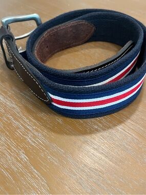 VIneyard Vines size 34 Navy Webbing Belt with Red & White Stripe